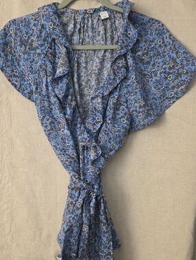 Old Navy Light Blue Floral Ruffle Tie-Front Blouse